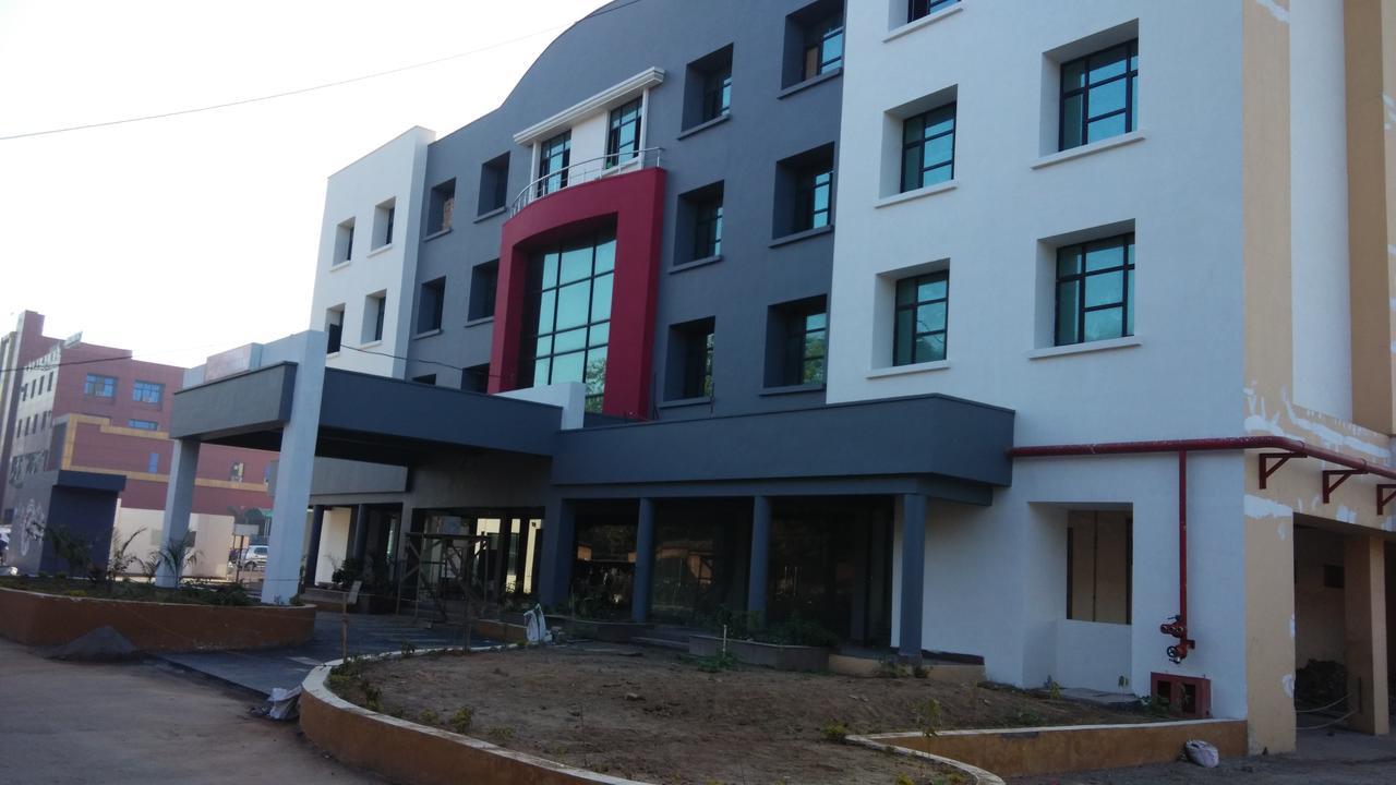 Max Hotels Jabalpur Ngoại thất bức ảnh